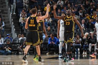 球员之间的 球员之间的