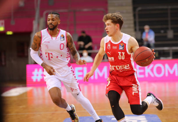 持高压进攻 持高压进攻