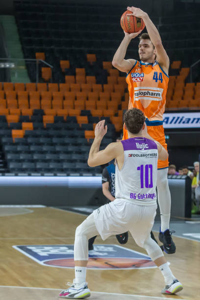 侯煜等加盟 侯煜等加盟